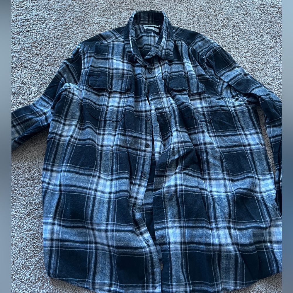 XXL Black and white flannel